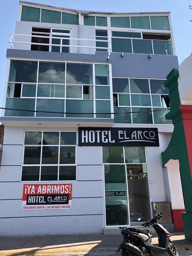Hotel El Arco Ситакуаро Экстерьер фото