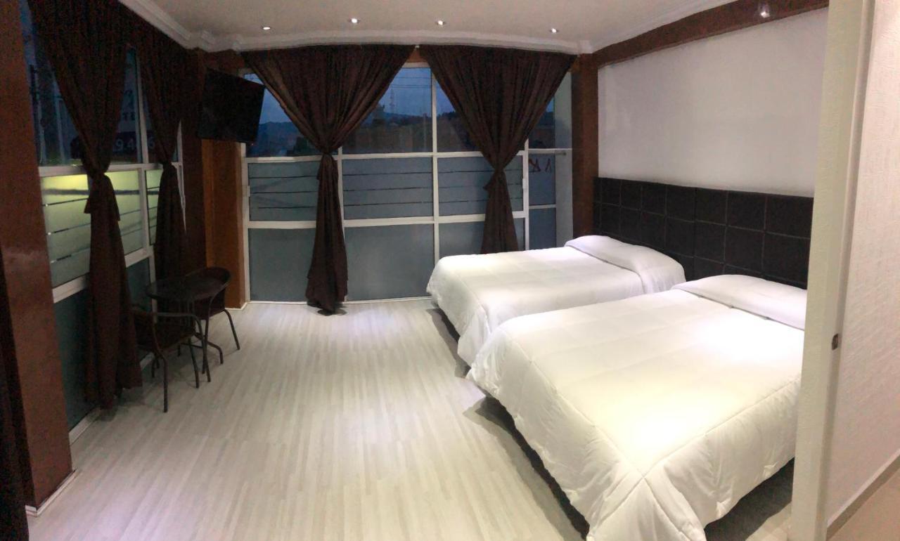 Hotel El Arco Ситакуаро Экстерьер фото